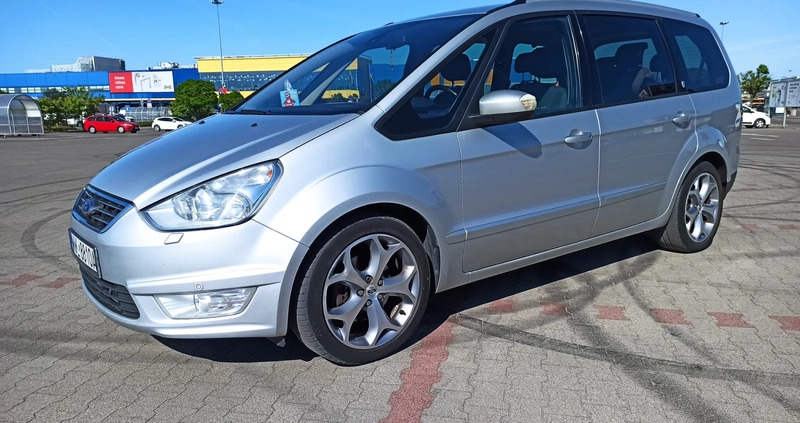 Ford Galaxy cena 35200 przebieg: 195000, rok produkcji 2011 z Ząbki małe 67